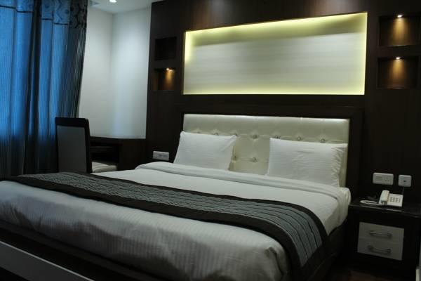 Hotel Opulence Pathānkot Eksteriør billede